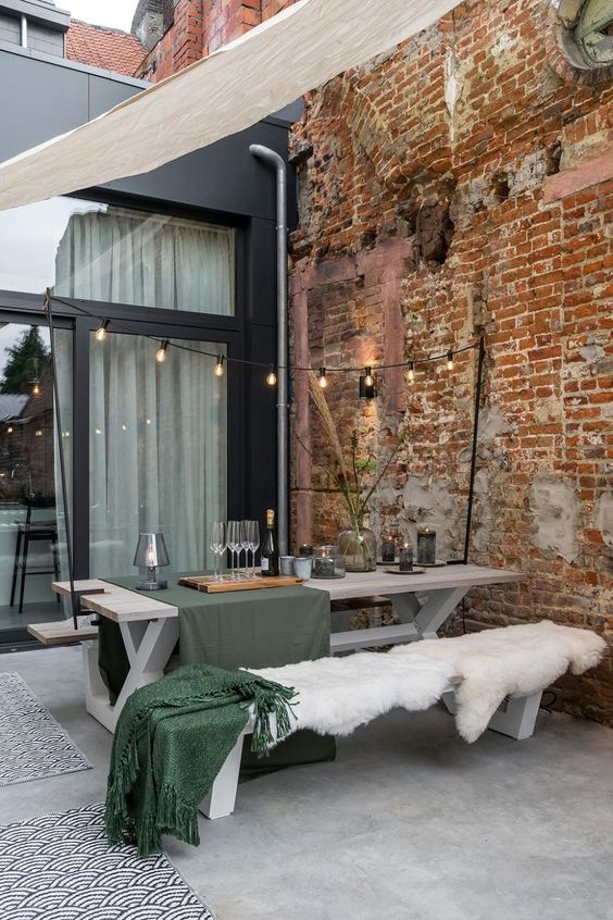 Creative Ways to Hang Festoon Lights Over a Dining Table