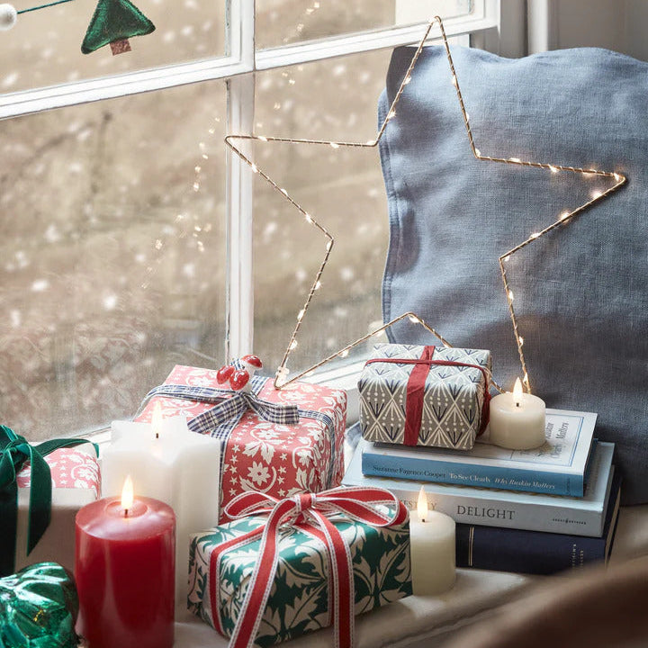 Large Gold Star Fairy Lights | 58.5cm x 59.5cm | USB | Decorative Indoor